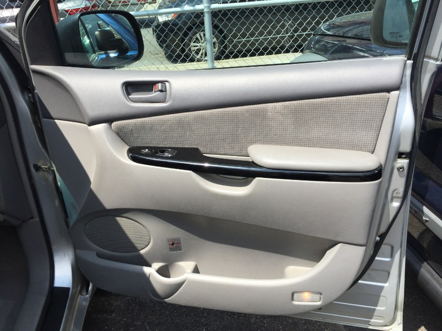 2004 Toyota Sienna 5dr LE FWD 8-Passenger, available for sale in Newark, New Jersey | ELITE MOTOR CARS. Newark, New Jersey 2004 Toyota Sienna 5dr LE FWD 8-Passenger, available for sale in Newark, New Jersey | ELITE MOTOR CARS. Newark, New Jersey