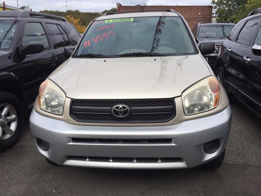2005 Toyota RAV4 4dr Auto 4WD (SE), available for sale in Newark, NJ