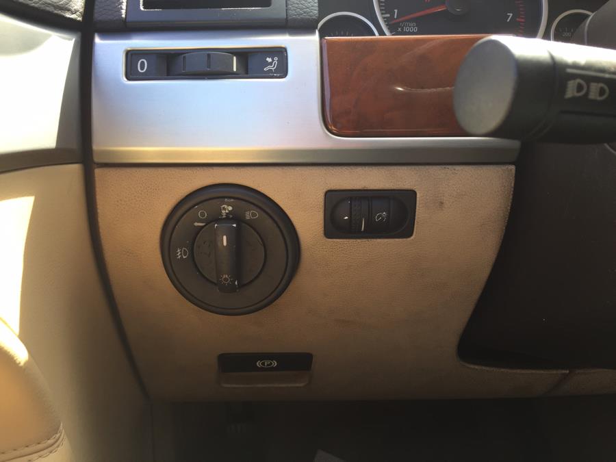 2004 Volkswagen Touareg 4dr V6, available for sale in Newark, New Jersey | ELITE MOTOR CARS. Newark, New Jersey 2004 Volkswagen Touareg 4dr V6, available for sale in Newark, New Jersey | ELITE MOTOR CARS. Newark, New Jersey