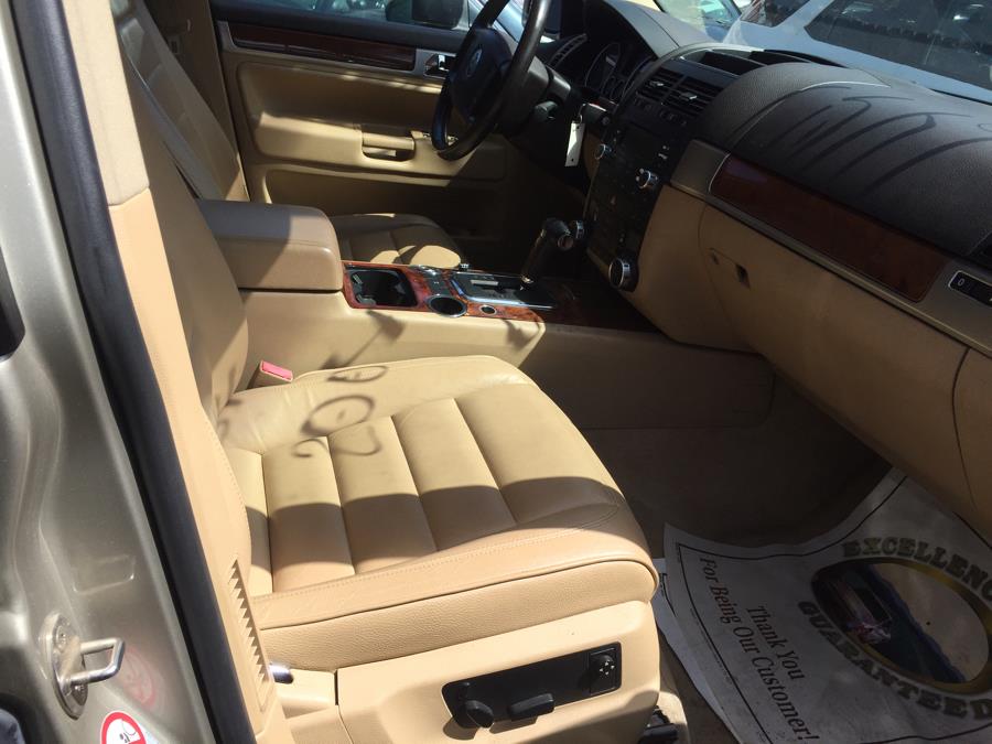 2004 Volkswagen Touareg 4dr V6, available for sale in Newark, New Jersey | ELITE MOTOR CARS. Newark, New Jersey 2004 Volkswagen Touareg 4dr V6, available for sale in Newark, New Jersey | ELITE MOTOR CARS. Newark, New Jersey