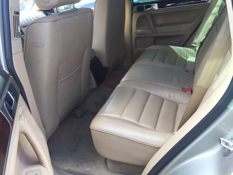 2004 Volkswagen Touareg 4dr V6, available for sale in Newark, New Jersey | ELITE MOTOR CARS. Newark, New Jersey 2004 Volkswagen Touareg 4dr V6, available for sale in Newark, New Jersey | ELITE MOTOR CARS. Newark, New Jersey
