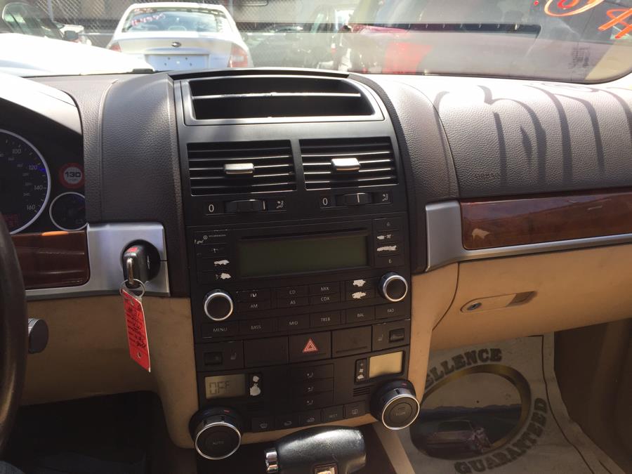 2004 Volkswagen Touareg 4dr V6, available for sale in Newark, New Jersey | ELITE MOTOR CARS. Newark, New Jersey 2004 Volkswagen Touareg 4dr V6, available for sale in Newark, New Jersey | ELITE MOTOR CARS. Newark, New Jersey